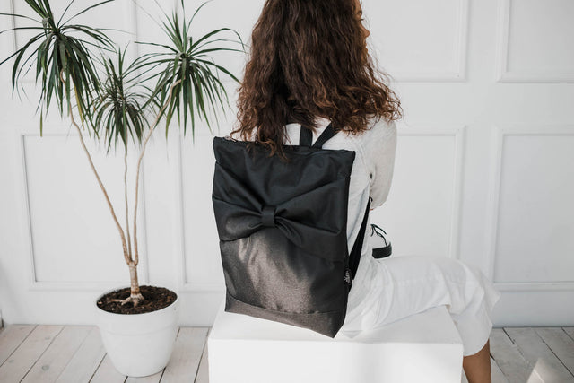 Black "Bow" L - MUNI